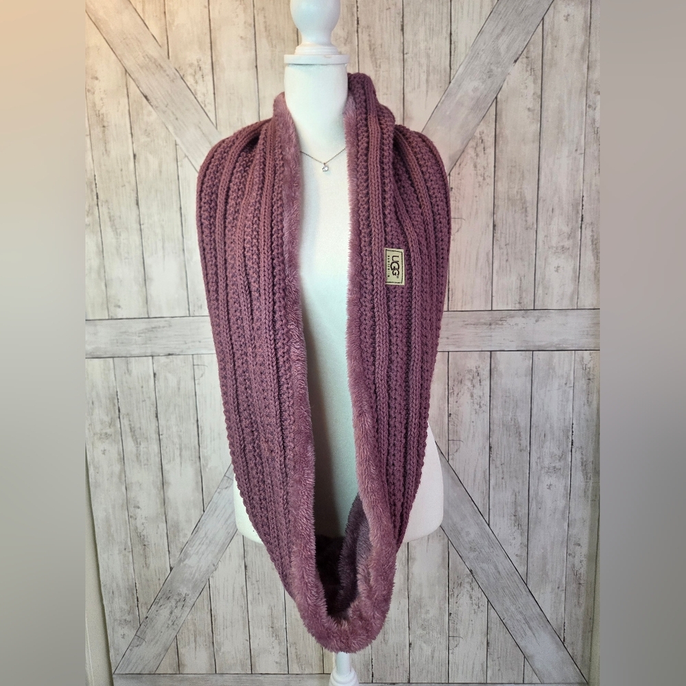 UGG Purple Infinity Scarf - Picture 4 of 4